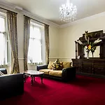 Hotel Commodore