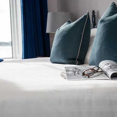 ホテル Commodore コーヴ