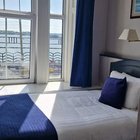 Commodore 2* Cobh