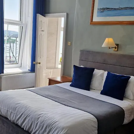 Commodore ホテル 2*