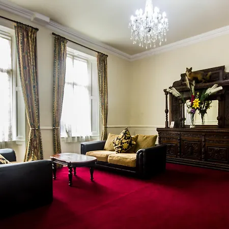 Hotel Commodore