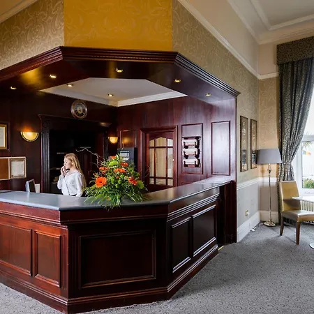 ホテル Commodore コーヴ