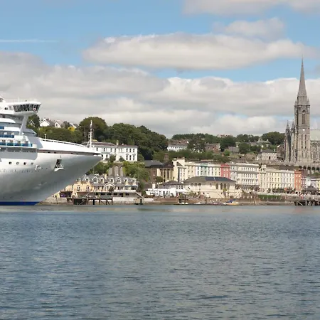 Commodore Szálloda 2*