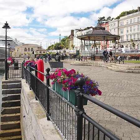 ホテル Commodore 2*