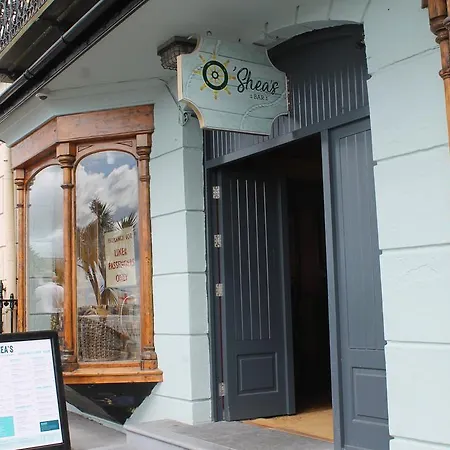 Hotel Commodore
