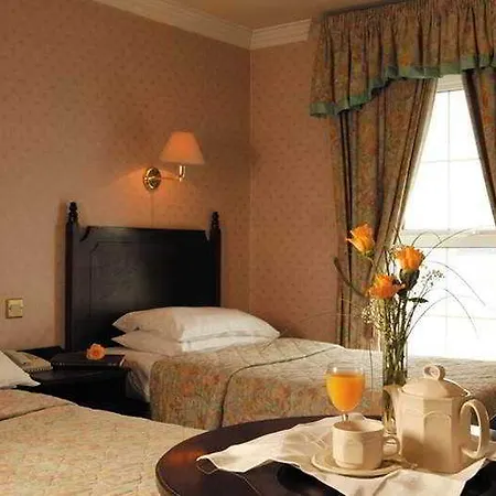 Commodore Hotel