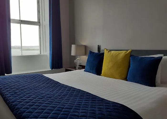 Commodore Hotel