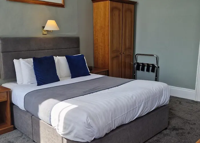 Commodore Hotel 2*