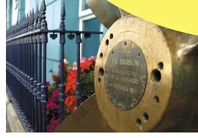 Отель Commodore 2*